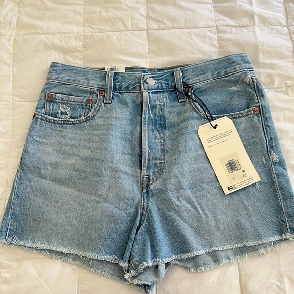 Levi’s ribcage shorts NWT size 30 - Picture 4 of 6